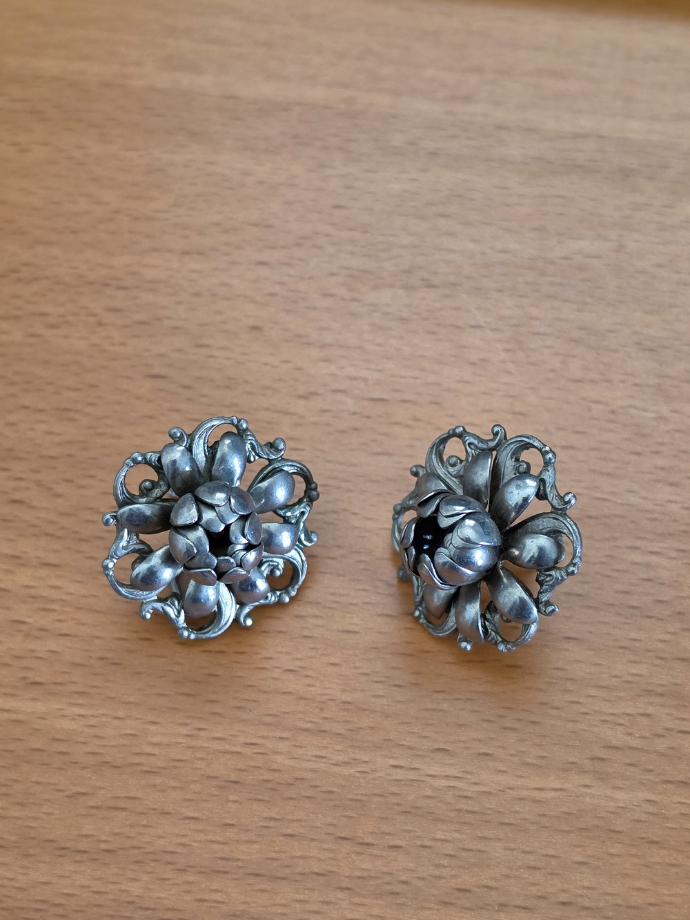 Vintage Screw Back Floral Silver Earrings